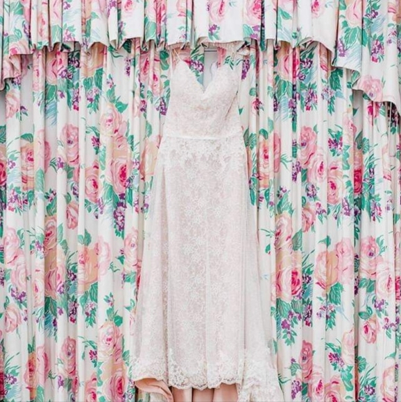 Ti Adora Wedding Dress - Picture 1 of 7